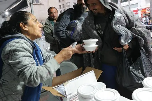 Com a chegada do frio, SP intensifica atendimento a pessoas em situação de rua