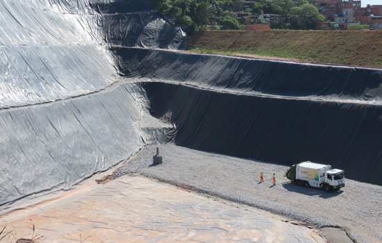 Semasa amplia área para disposição de resíduos no Aterro Sanitário