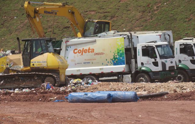 Semasa retoma visitas ao Aterro Sanitário de Santo André