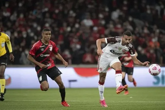 Flamengo reencontra Athletico-PR para se aproximar da liderança do Brasileirão