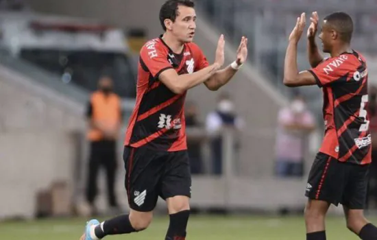 Campeonato Paranaense: Athletico-PR derrotou o Rio Branco por 2 a 0