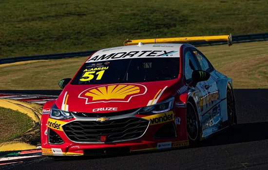 Piloto da Stock Car Átila Abreu ministra palestra em Aracaju (SE)