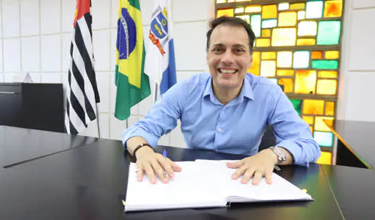 Atila Jacomussi retorna ao comando da Prefeitura de Mauá