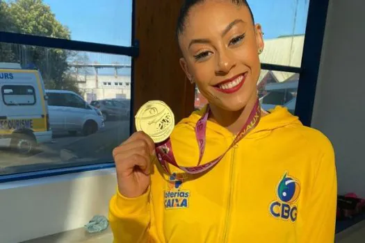 Bárbara Domingos leva ouro inédito em Grand Prix de ginástica rítmica