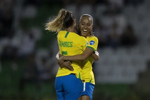 Após cortes, Adriana brilha na Copa América, na Colômbia