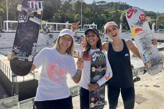 De olho em mais um título da SLS, Bufoni exalta popularização do skate feminino