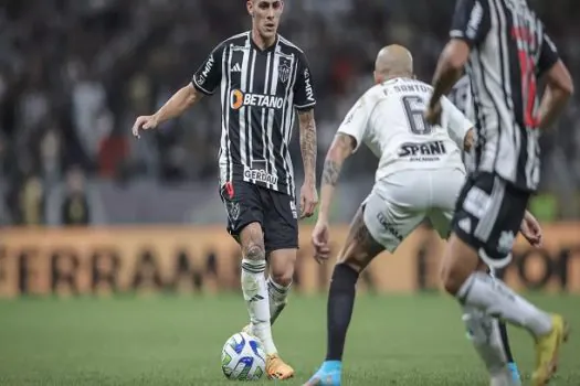 Luxemburgo reencontra Atlético-MG para tentar salvar seu cargo sob pressão no Corinthians