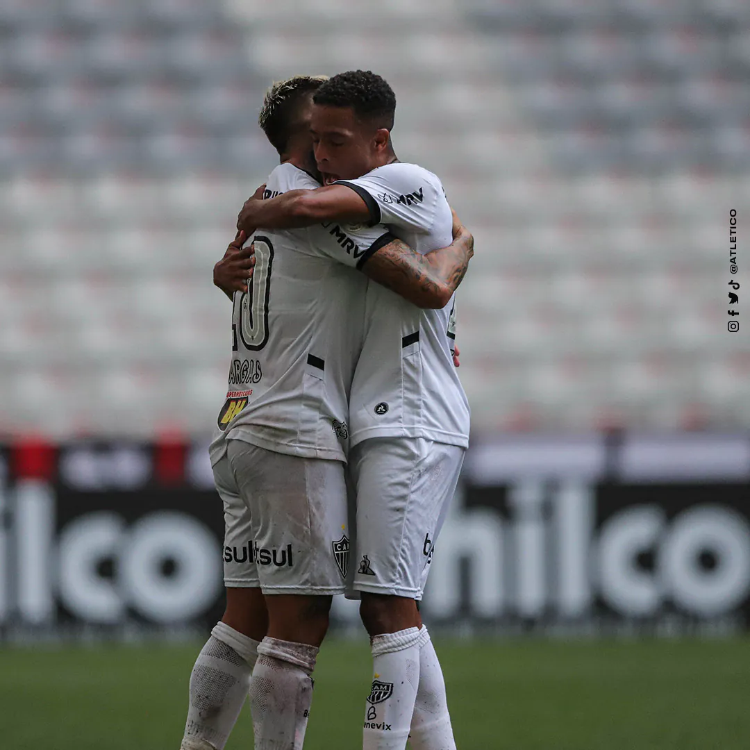 Atlético-MG vence fora de casa e se mantém na cola do São Paulo