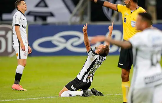 Corinthians perde de virada contra o Atlético Mineiro