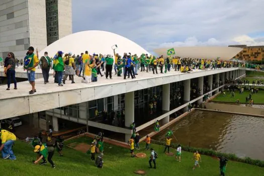 PT cobra punição a Bolsonaro e a militares envolvidos em ação golpista