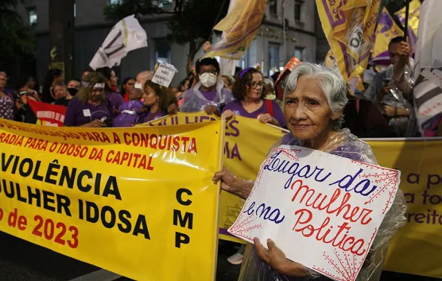 Ato 8M reuniu pautas feministas em São Paulo