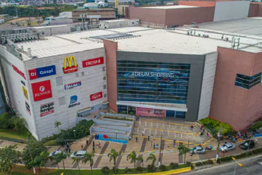 Atrium Shopping sai na frente no tema Copa do Mundo e lança 1º Point Panini do Brasil