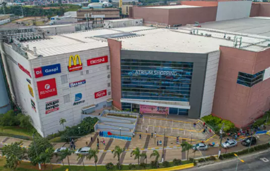 Atrium Shopping sai na frente no tema Copa do Mundo e lança 1º Point Panini do Brasil