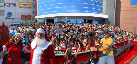 Festa do Papai Noel atrai o público para o Natal do Atrium Shopping