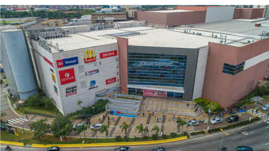 Vamos pular! Parque de camas elásticas agita as tardes no Atrium Shopping