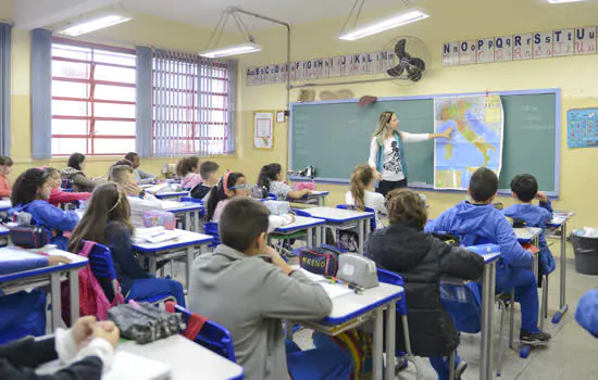 São Bernardo oferece aulas de italiano em escolas municipais em tempo integral