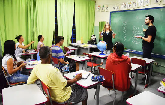 Aulas de Astrobiologia em Diadema rompem barreiras da linguagem