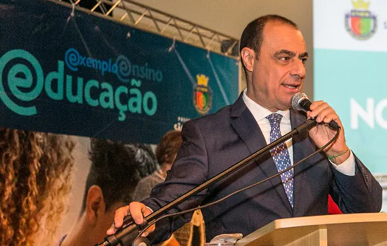 Auricchio envia projeto do abono dos profissionais da Educação à Câmara