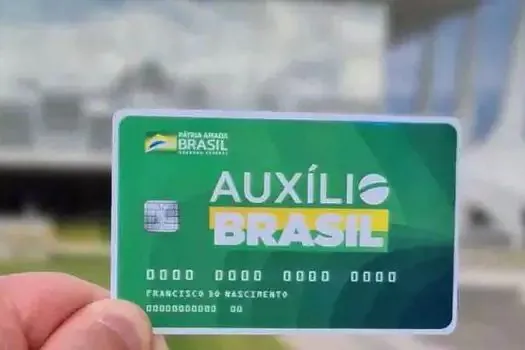 Sancionada lei que remaneja R$ 9,36 bilhões do Bolsa Família para Auxílio Brasil