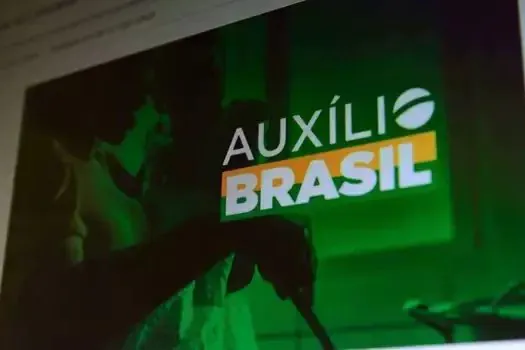 Auxílio Brasil: bancos não podem cobrar taxas, diz ministro