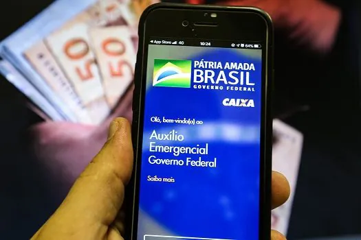 Caixa paga hoje auxílio emergencial a nascidos em novembro