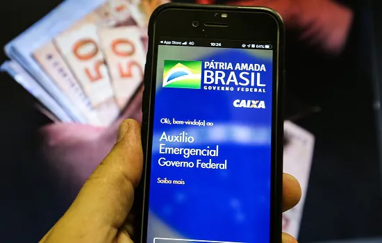 Caixa paga hoje auxílio emergencial a nascidos em novembro