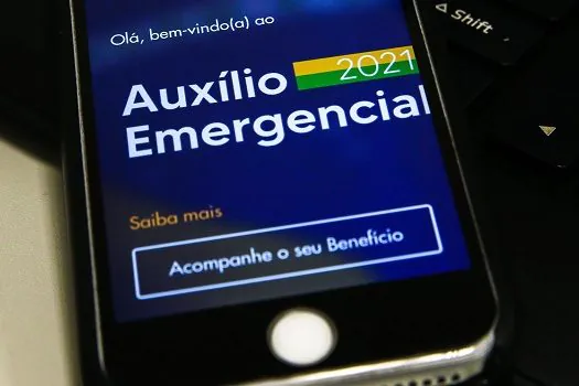 Governo regulamenta ressarcimento de recursos do auxílio emergencial