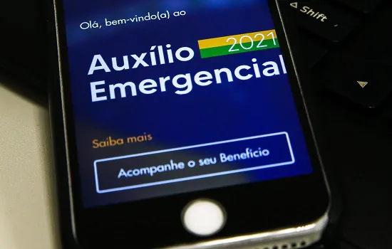 Governo regulamenta ressarcimento de recursos do auxílio emergencial