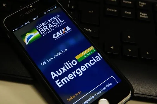 Caixa paga hoje 3ª parcela do auxílio para nascidos em março