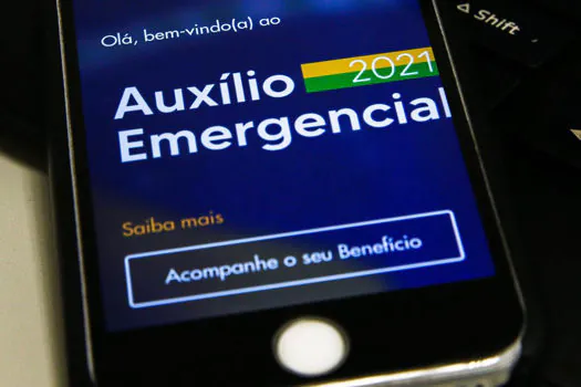 Nascidos em maio podem sacar auxílio emergencial 2021