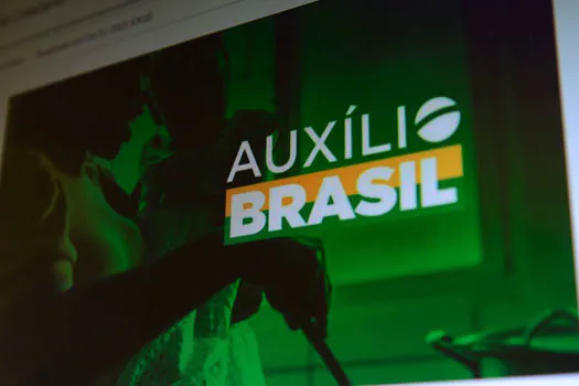 Auxílio Brasil: Beneficiários com NIS com final 3 recebem os recursos hoje (14)