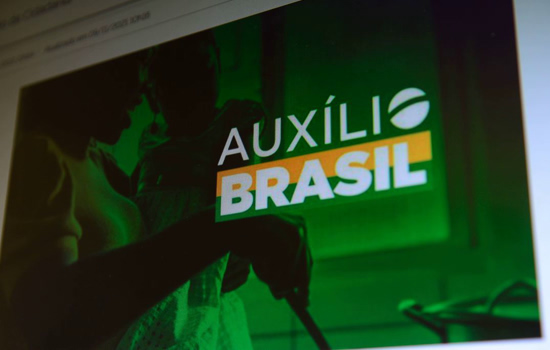 Auxílio Brasil: Beneficiários com NIS com final 3 recebem os recursos hoje (14)