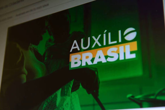 Beneficiários do programa Auxílio Brasil poderão fazer o curso de empreendedorismo