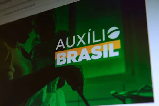 Auxílio Brasil: Caixa paga hoje (20) famílias cadastradas com NIS final 3