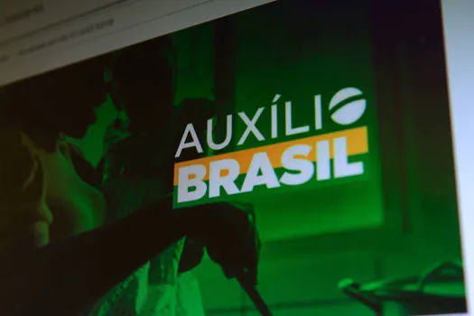 Auxílio Brasil: Caixa paga hoje (15) a beneficiários com NIS final 2