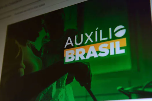 Auxílio Brasil: Benefício começa a ser pago hoje (18)