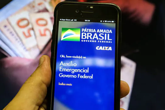 Auxílio emergencial é pago a beneficiários do Bolsa Família com NIS 2