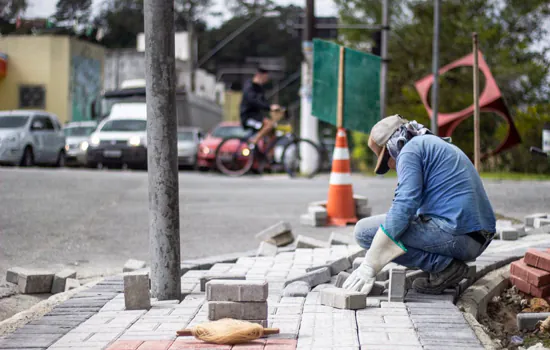 Av. Prefeito Valdírio Prisco está em obras para receber Parque Linear