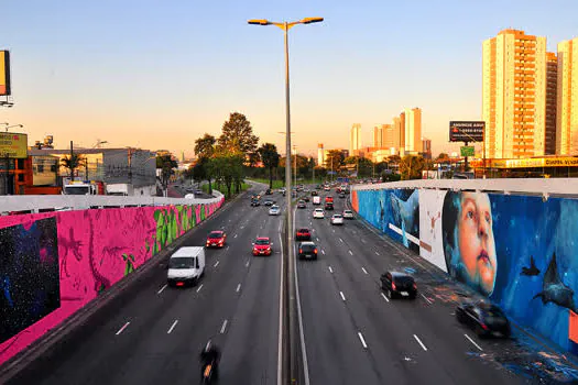 Avenida Santos Dumont ganha novo visual com grafites