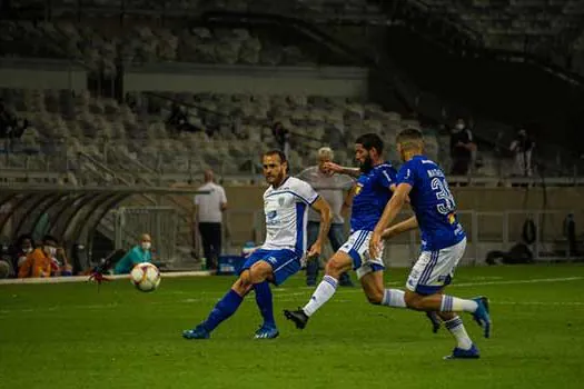 Cruzeiro perde mais uma e pode terminar rodada na zona de rebaixamento da série B