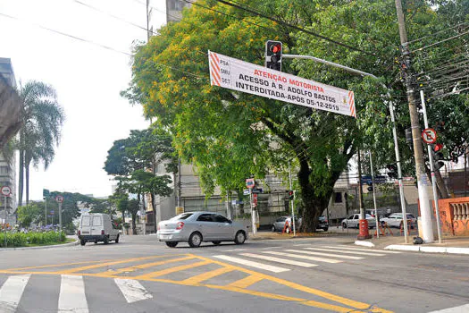 Trecho da avenida Doutor Cesário Bastos é interditado para obras