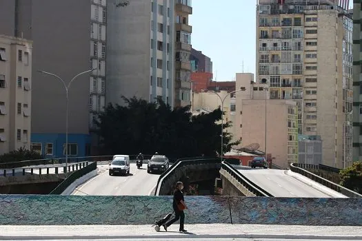 Previsão do tempo: Amanhecer com tempo fechado e sensação de frio em SP