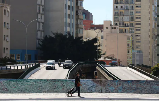 Previsão do Tempo: Cidade de São Paulo tem céu encoberto nesta manhã (23)