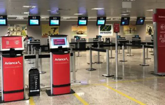 Funcionários da Avianca protestam nos aeroportos de Congonhas e Santos Dumont desde às 6h