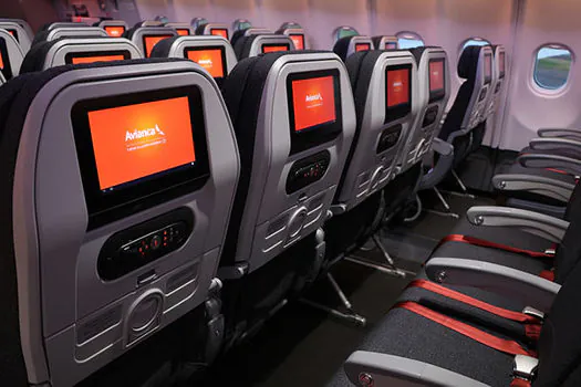 Anac cancela matrícula de 10 aviões e suspende venda de passagens de 179 voos da Avianca