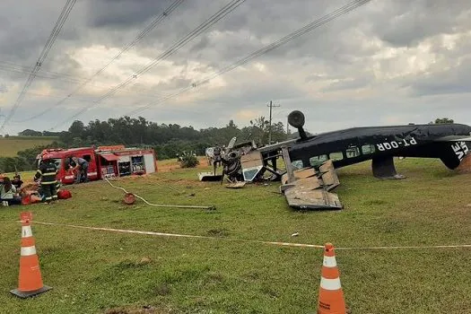 Avião com 9 pessoas cai em estrada de Boituva, no interior de São Paulo