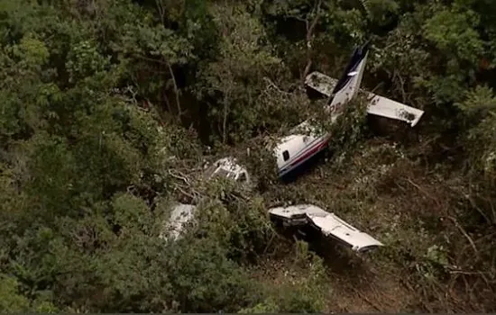 Avião cai em fazenda de Nelson Piquet