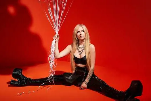 Avril Lavigne faz única apresentação em São Paulo