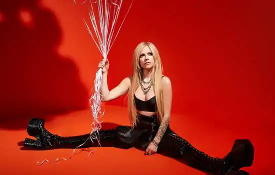 Avril Lavigne faz única apresentação em São Paulo