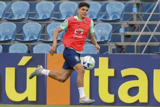 Ayrton Lucas e Joelinton serão titulares contra Guiné em estreia na seleção brasileira